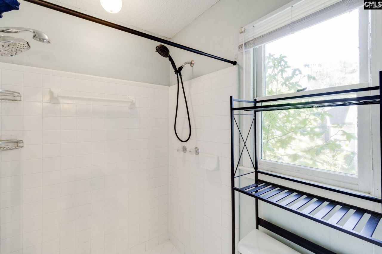 2 Woodshaw Court  Photo 18