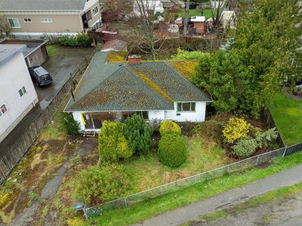 3330 Harriet Rd , Saanich, BC V8Z 3S4