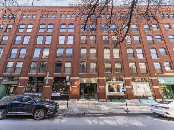 225 W Huron Street , Unit 420, Chicago, IL 60654