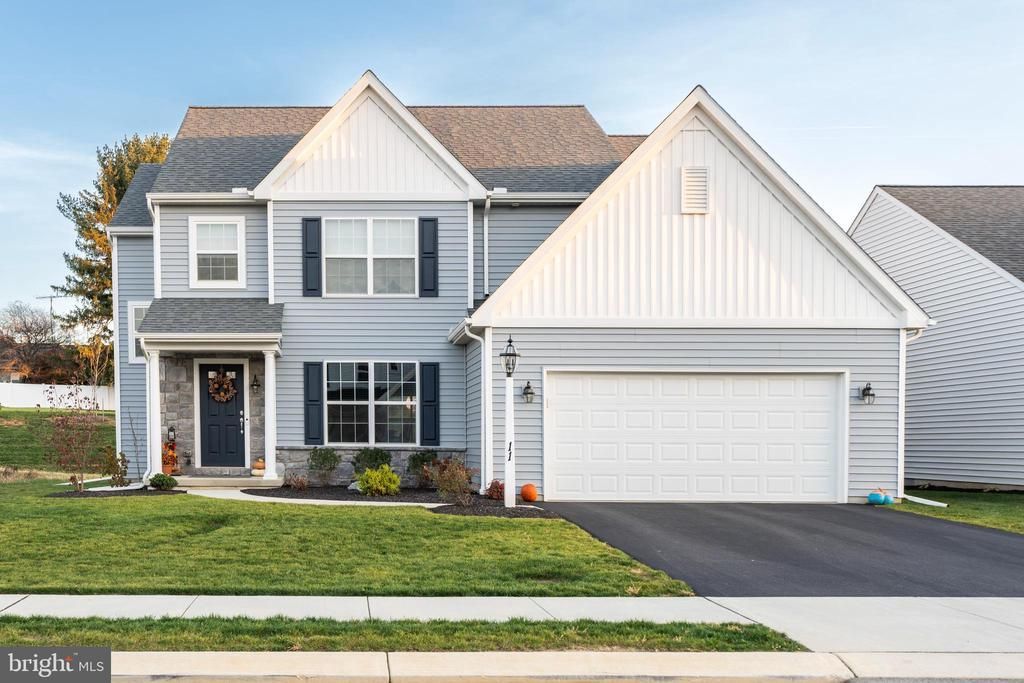 456 PARKSIDE WAY , LITITZ, PA 17543