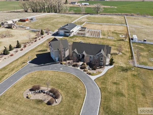 1171 N 1000 E, SHELLEY, ID 83274