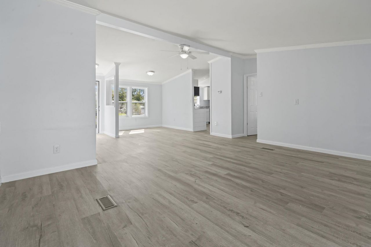 644 Summer Dr. Photo 7