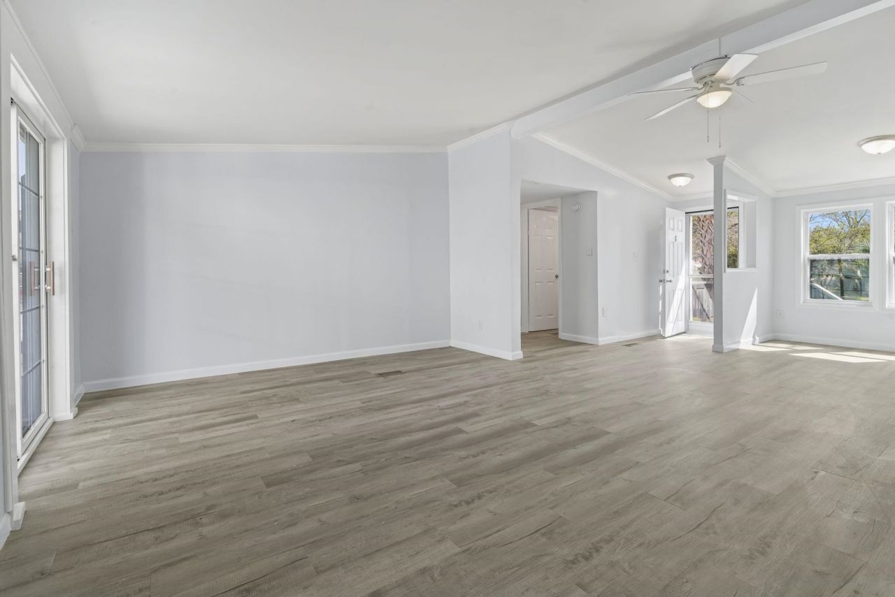 644 Summer Dr. Photo 8