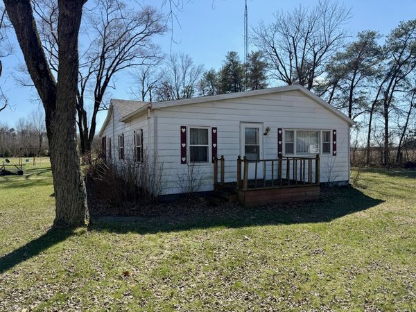8273 W 700 N, Winamac, IN 46996