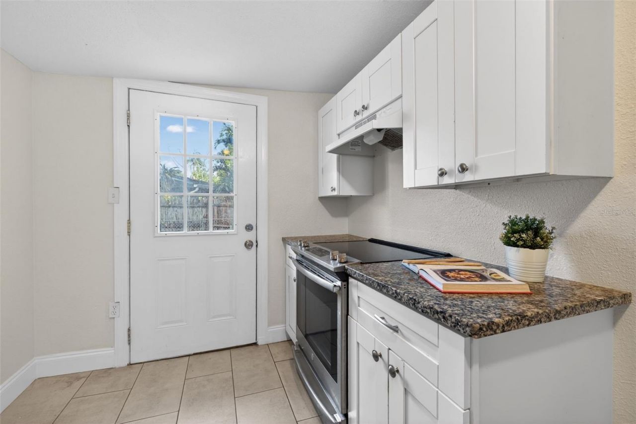 1777 28th Avenue N, Saint Petersburg, FL 33713 Photo