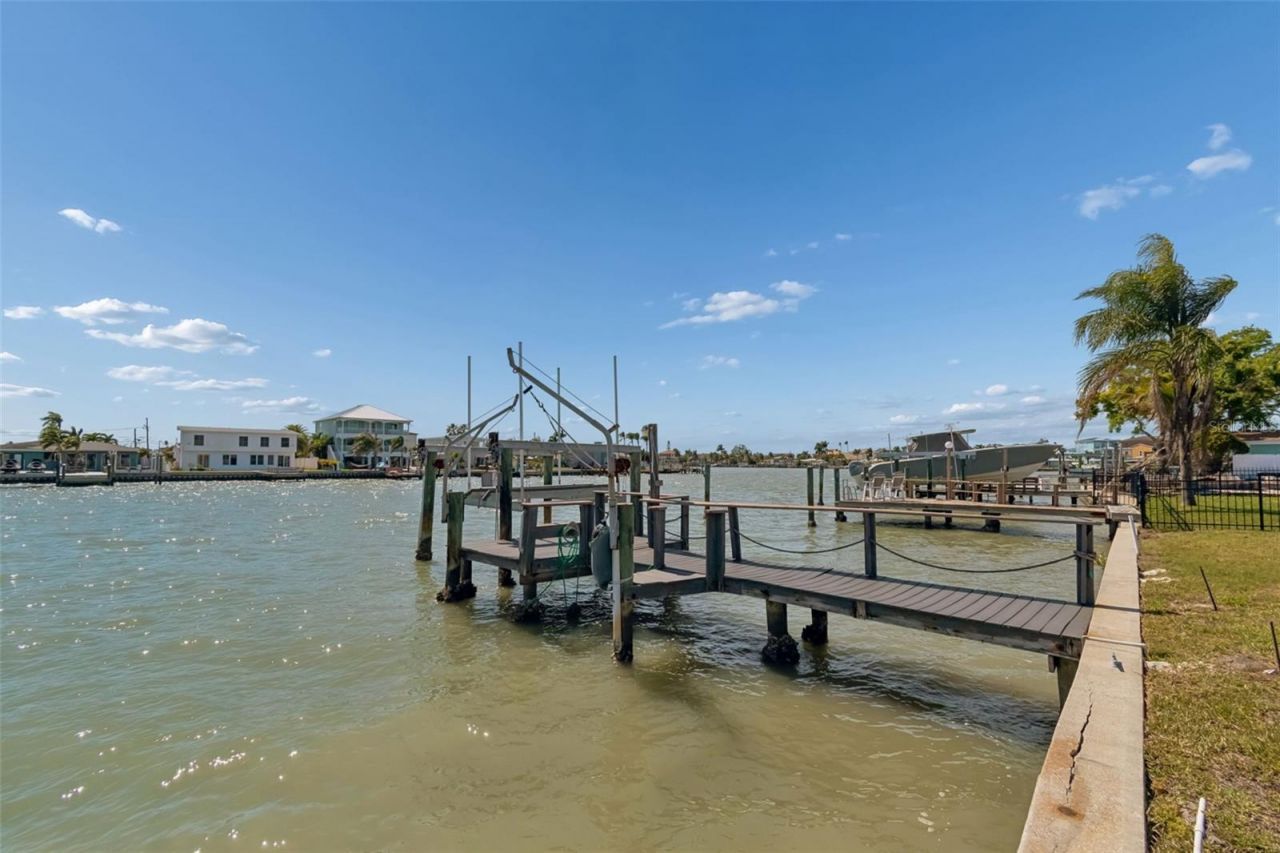 16108 5th Street E, Redington Beach, FL 33708 Photo
