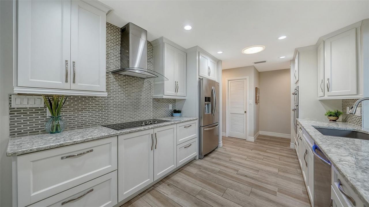 5231 Siesta Cove Drive, Sarasota, FL 34242 Photo