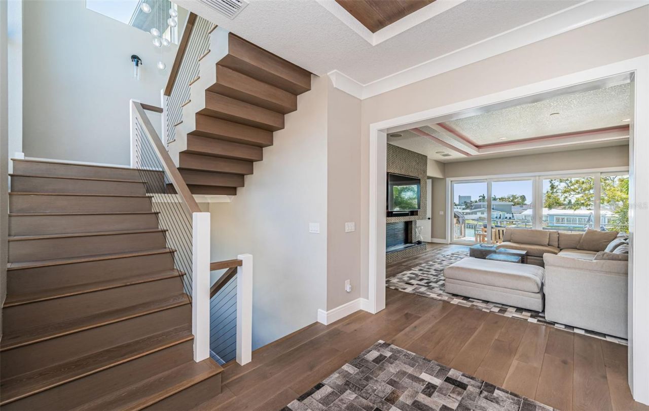 7822 Causeway Boulevard S, Saint Petersburg, FL 33707 Photo