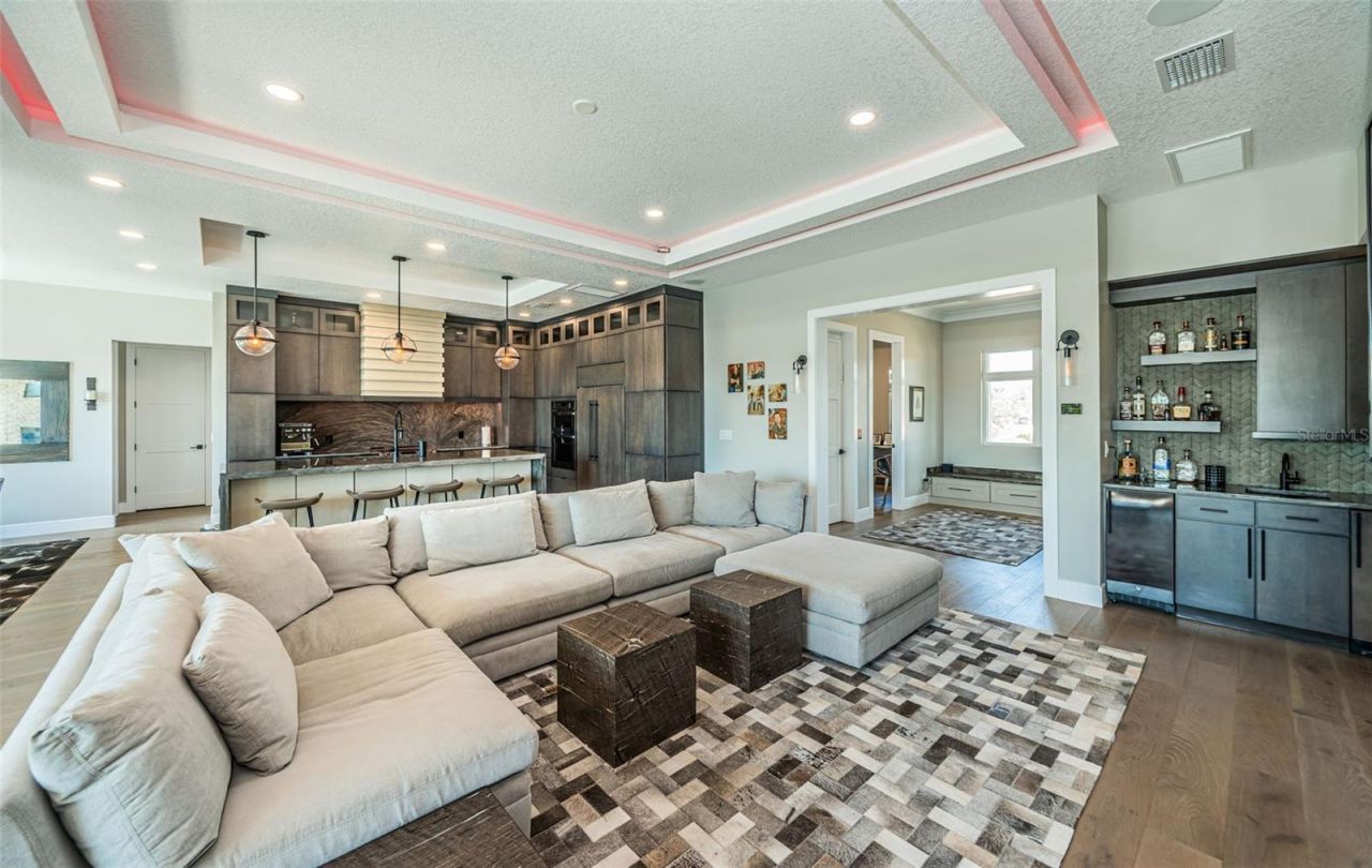 7822 Causeway Boulevard S, Saint Petersburg, FL 33707 Photo