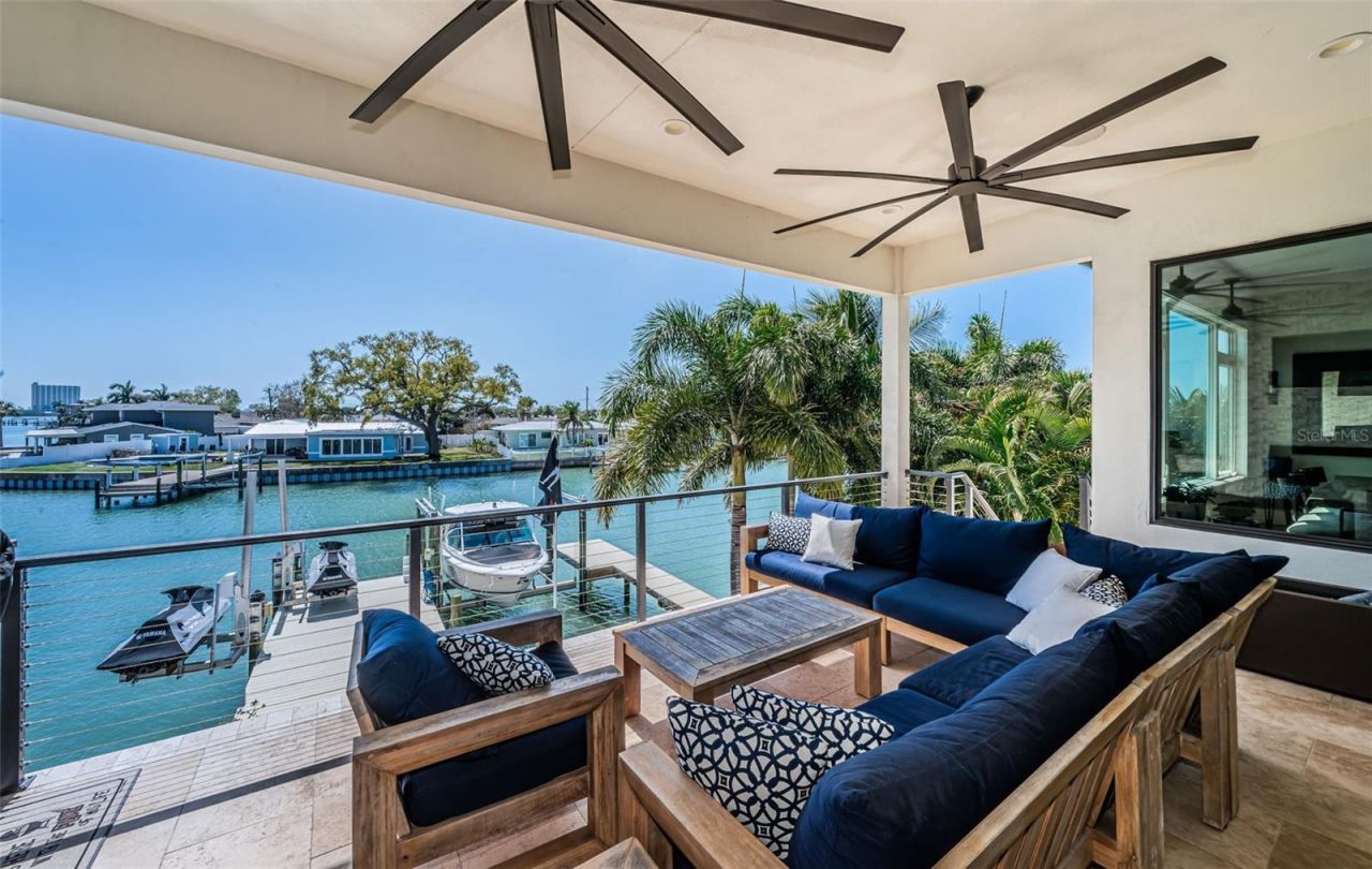 7822 Causeway Boulevard S, Saint Petersburg, FL 33707 Photo