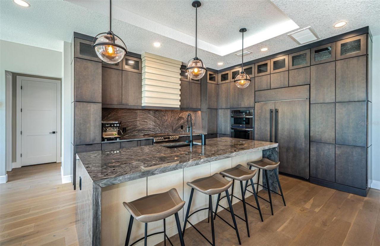 7822 Causeway Boulevard S, Saint Petersburg, FL 33707 Photo