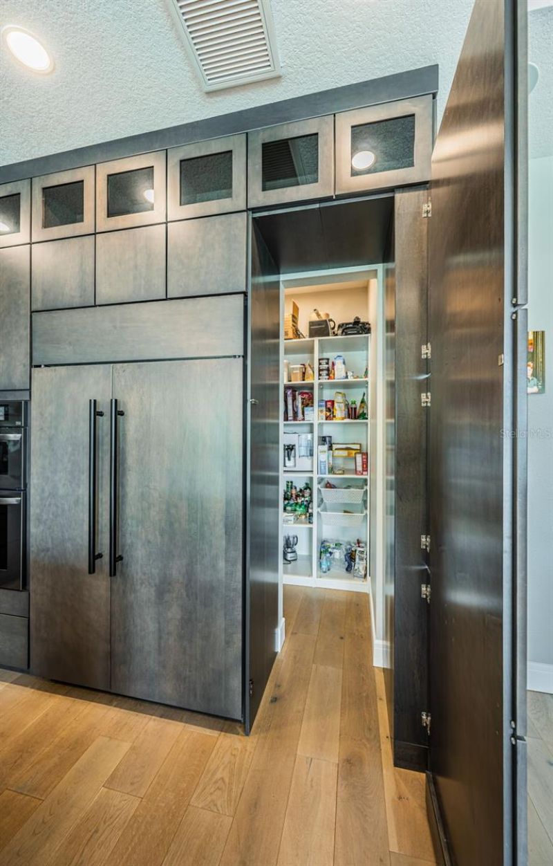 7822 Causeway Boulevard S, Saint Petersburg, FL 33707 Photo