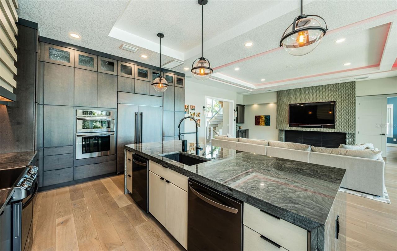 7822 Causeway Boulevard S, Saint Petersburg, FL 33707 Photo