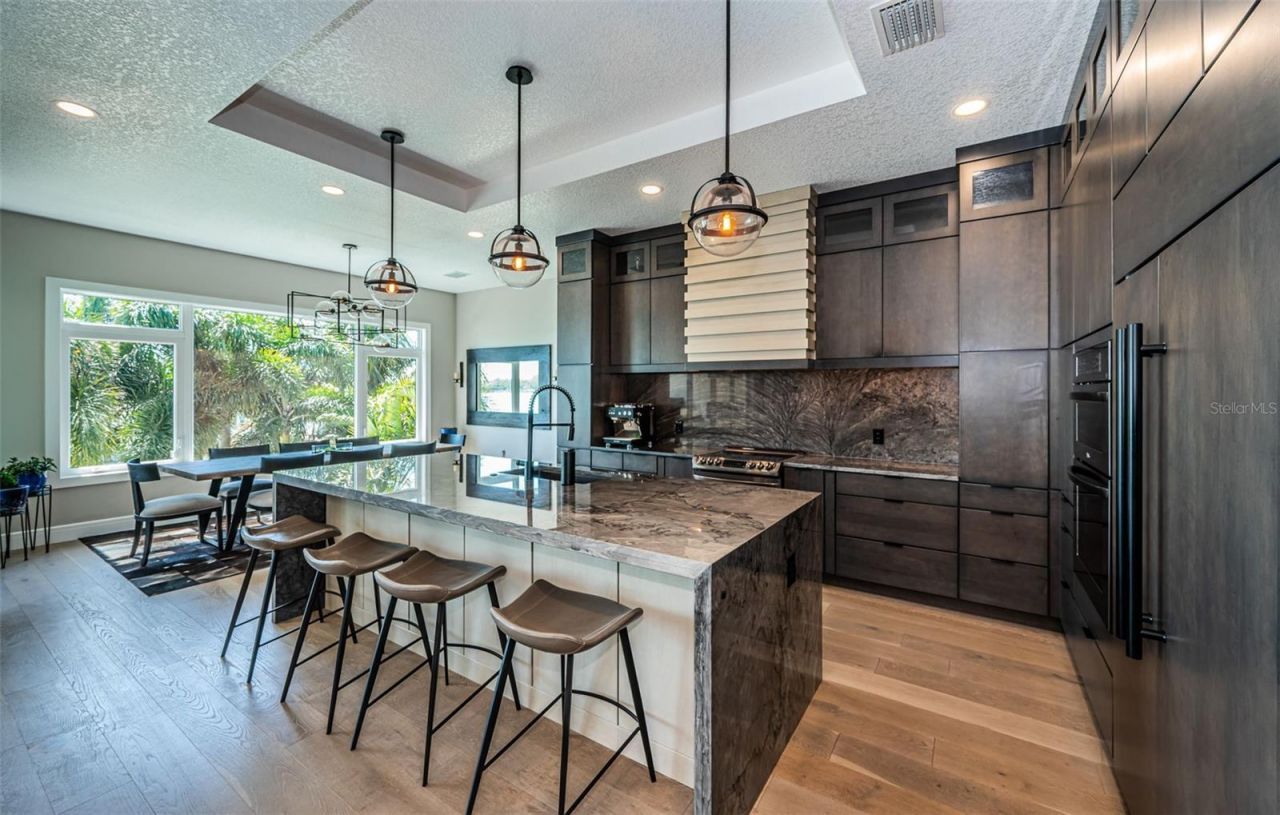 7822 Causeway Boulevard S, Saint Petersburg, FL 33707 Photo