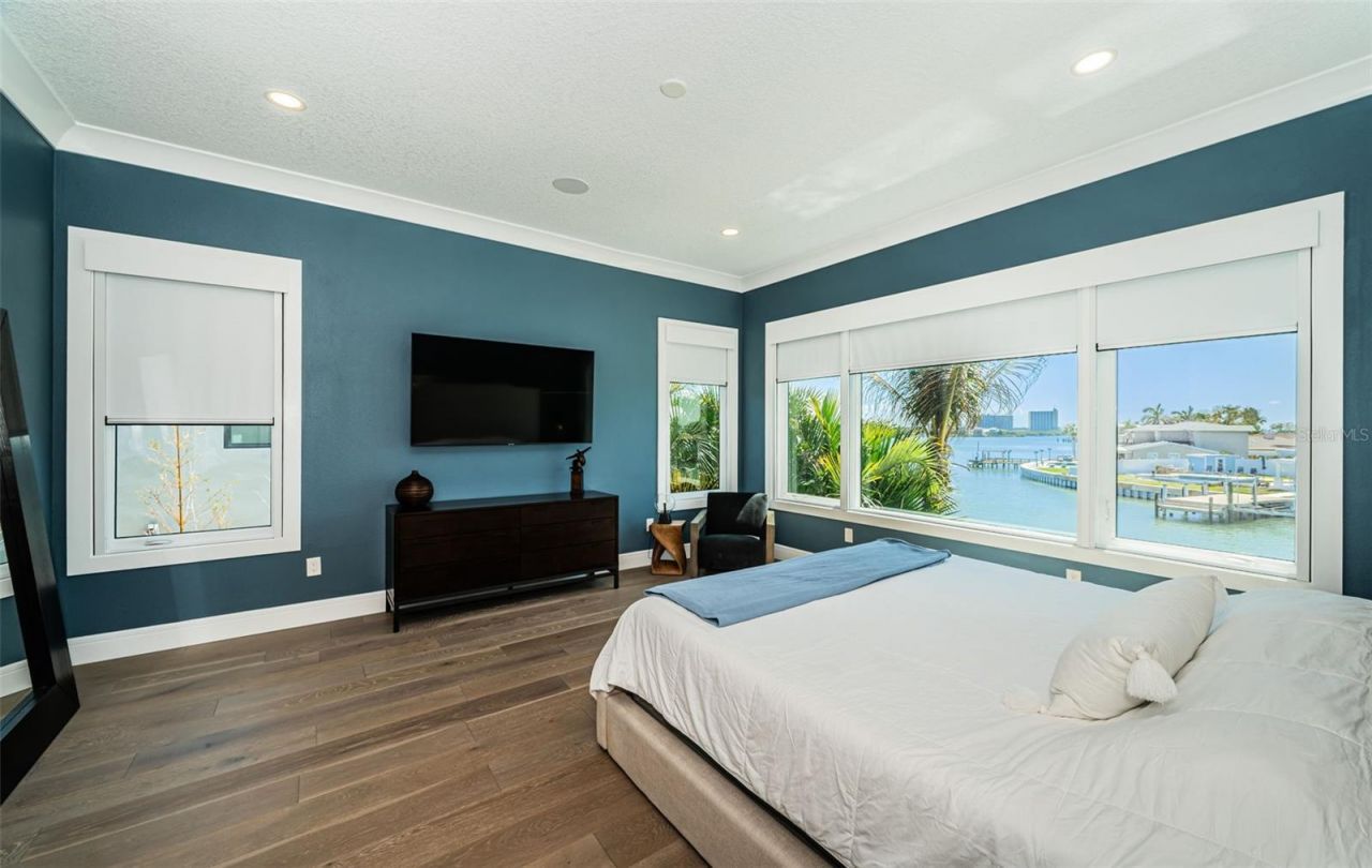 7822 Causeway Boulevard S, Saint Petersburg, FL 33707 Photo