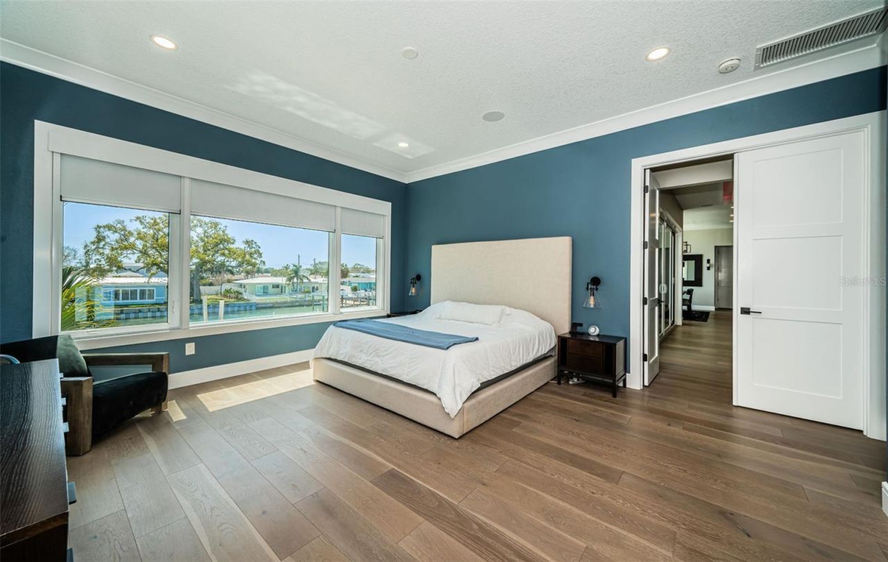 7822 Causeway Boulevard S, Saint Petersburg, FL 33707 Photo