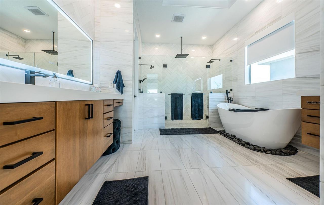 7822 Causeway Boulevard S, Saint Petersburg, FL 33707 Photo