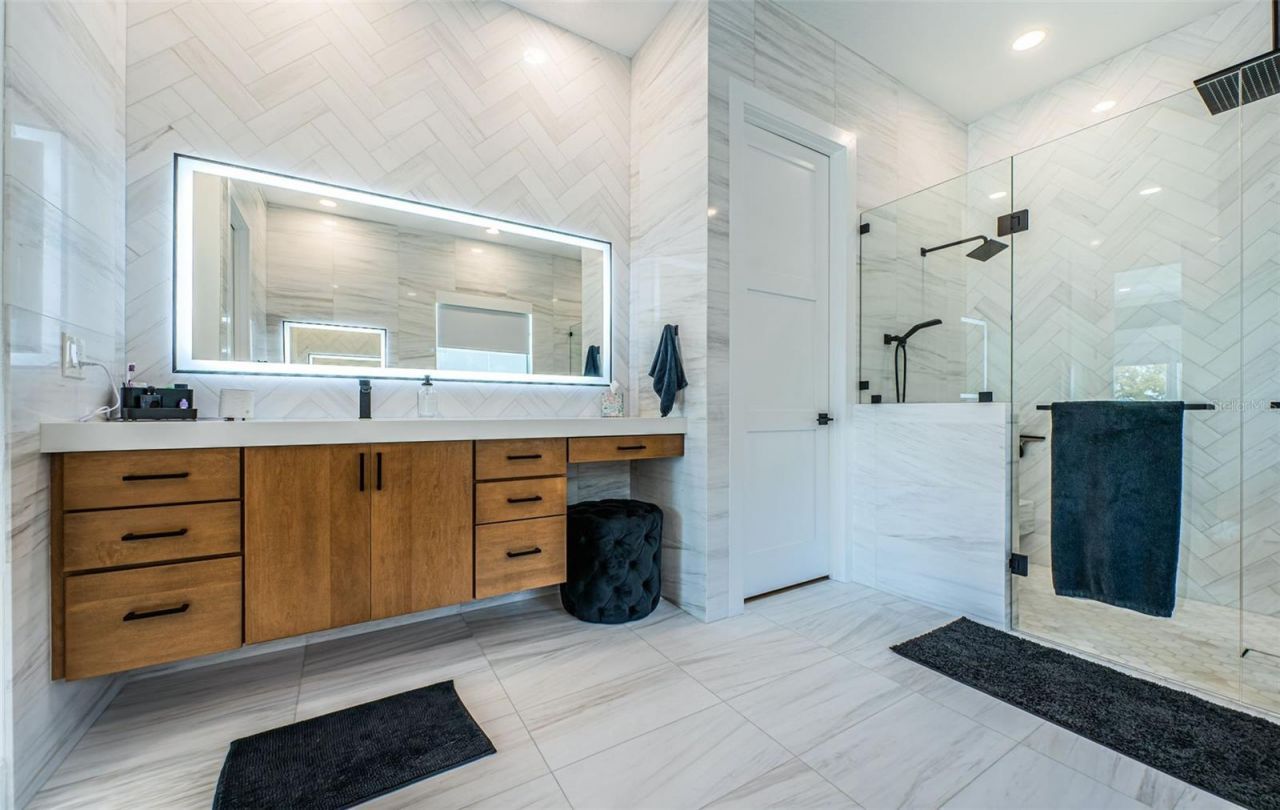 7822 Causeway Boulevard S, Saint Petersburg, FL 33707 Photo