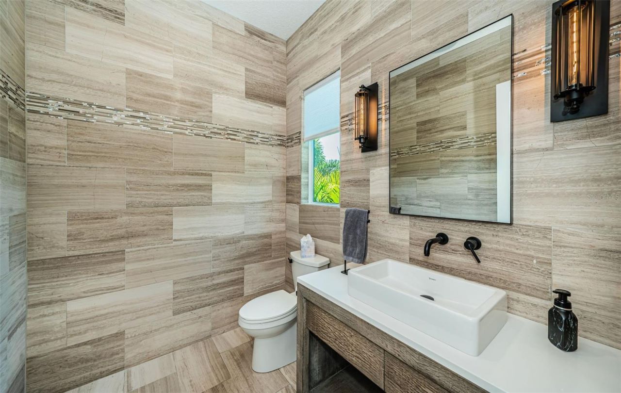 7822 Causeway Boulevard S, Saint Petersburg, FL 33707 Photo