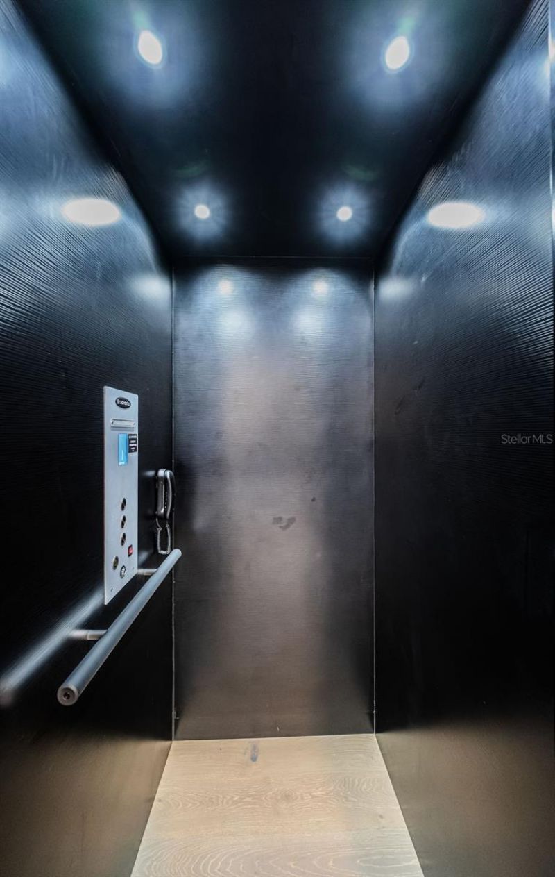 7822 Causeway Boulevard S, Saint Petersburg, FL 33707 Photo