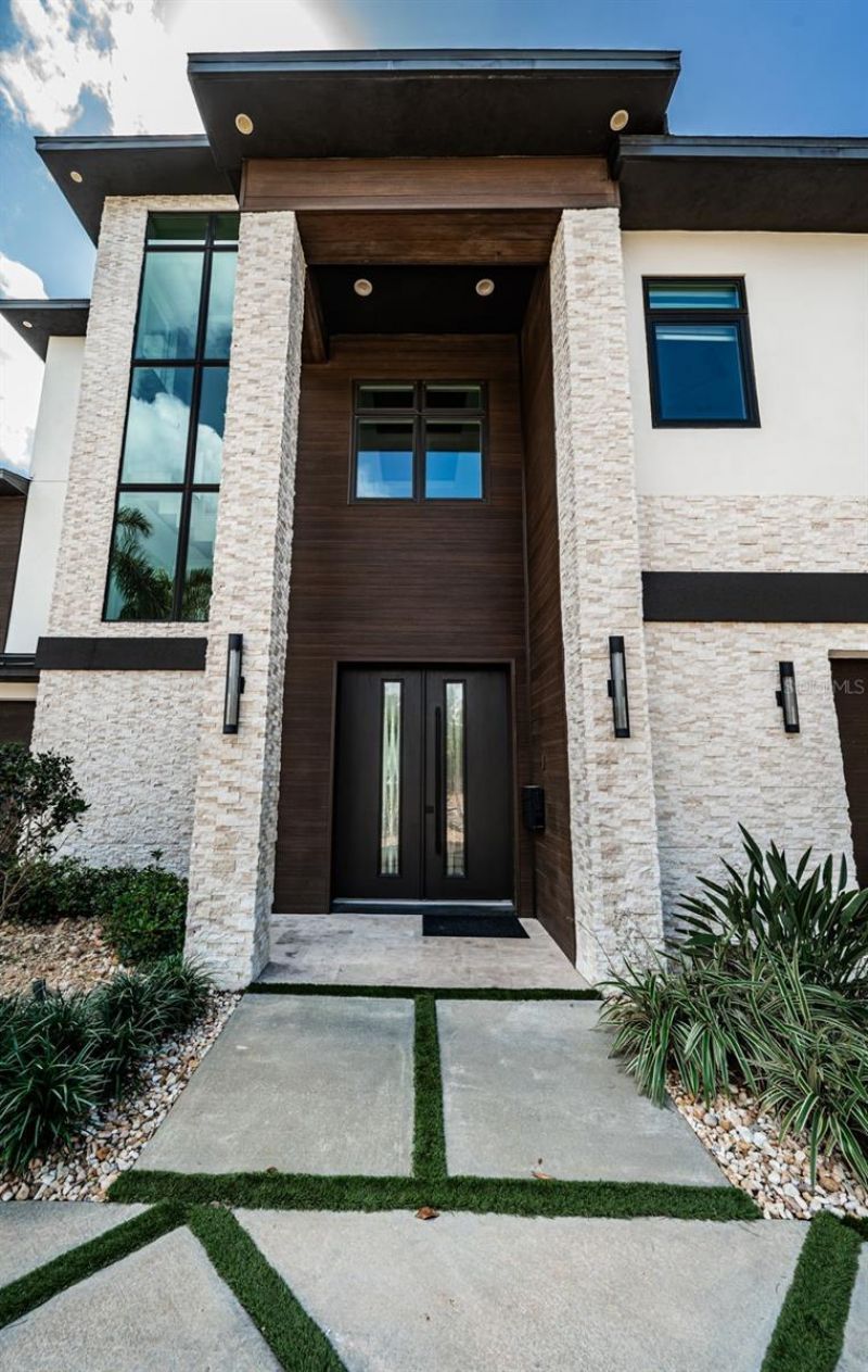 7822 Causeway Boulevard S, Saint Petersburg, FL 33707 Photo