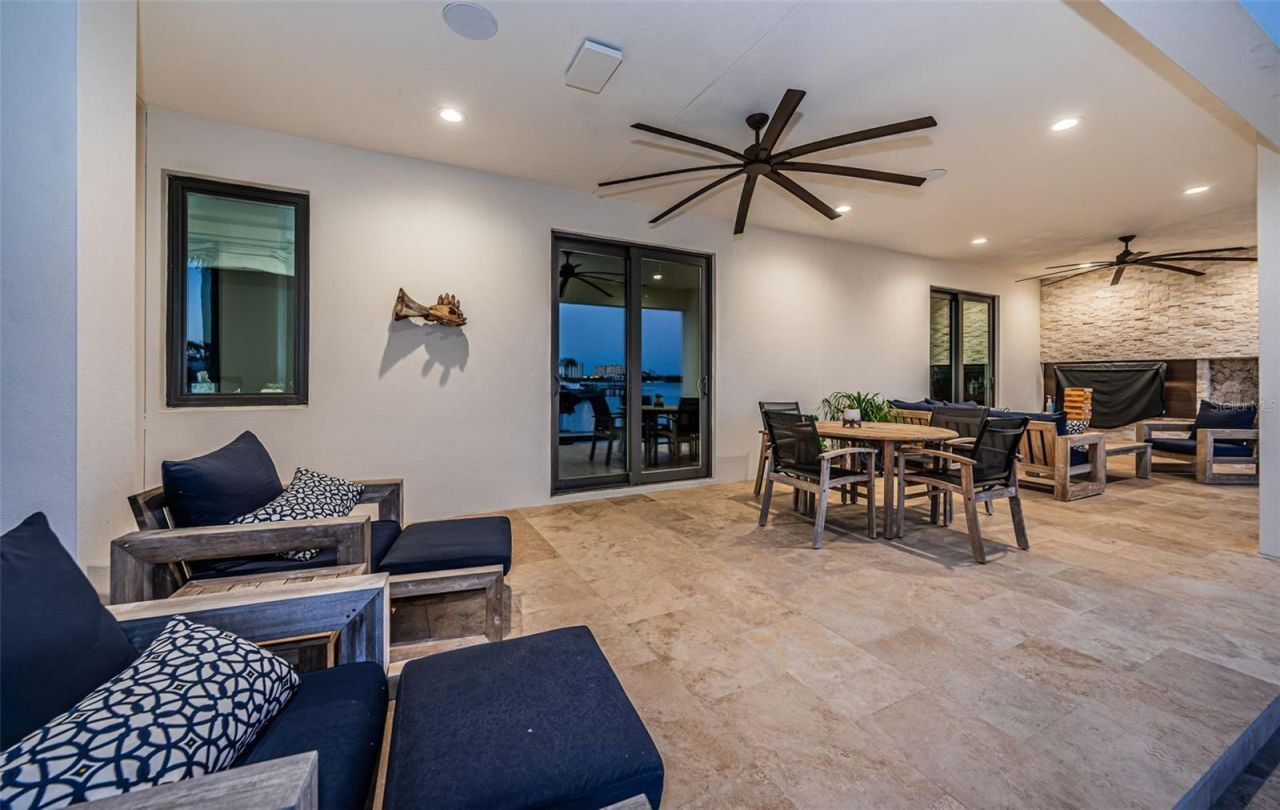 7822 Causeway Boulevard S, Saint Petersburg, FL 33707 Photo