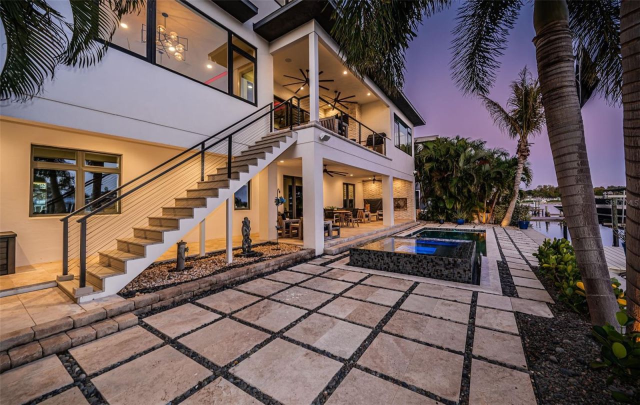 7822 Causeway Boulevard S, Saint Petersburg, FL 33707 Photo