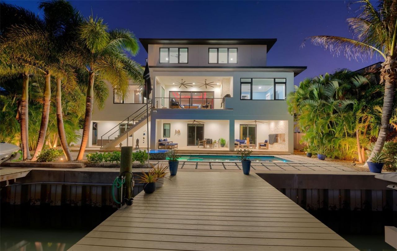 7822 Causeway Boulevard S, Saint Petersburg, FL 33707 Photo