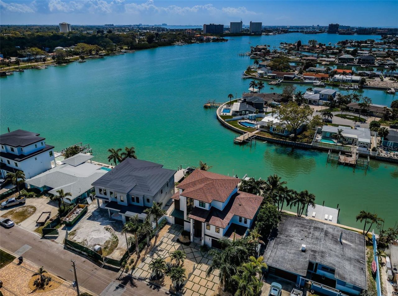 7822 Causeway Boulevard S, Saint Petersburg, FL 33707 Photo