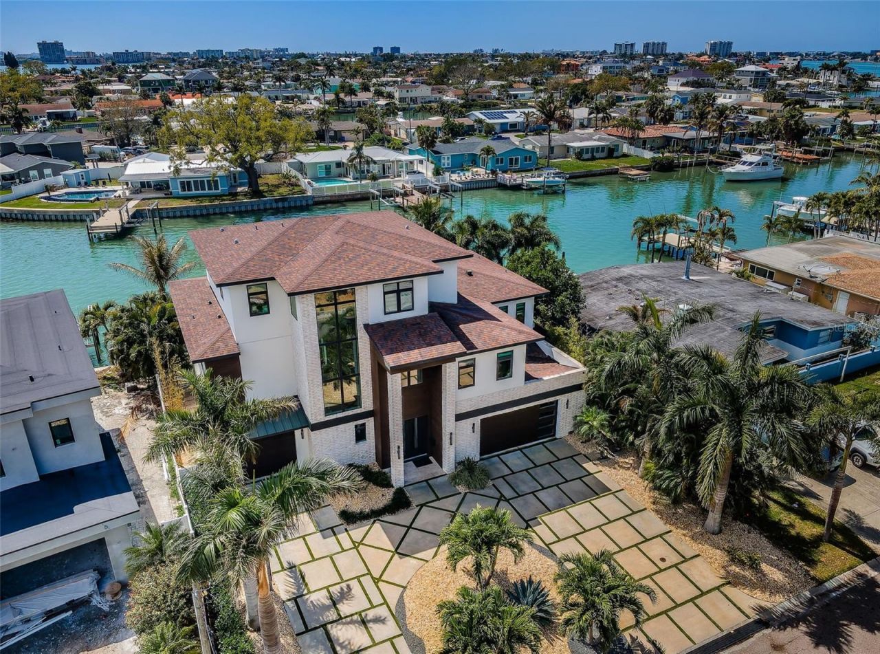 7822 Causeway Boulevard S, Saint Petersburg, FL 33707 Photo