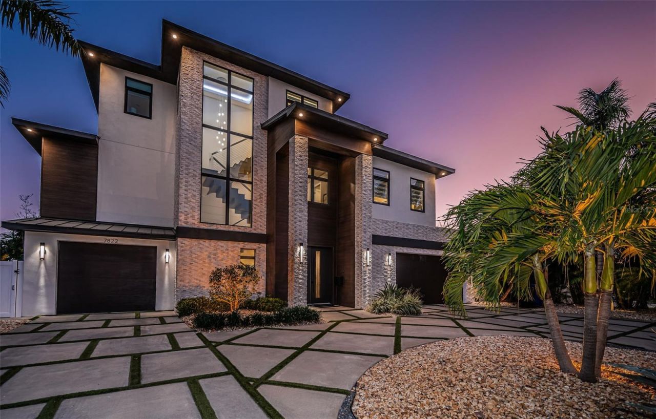 7822 Causeway Boulevard S, Saint Petersburg, FL 33707 Photo