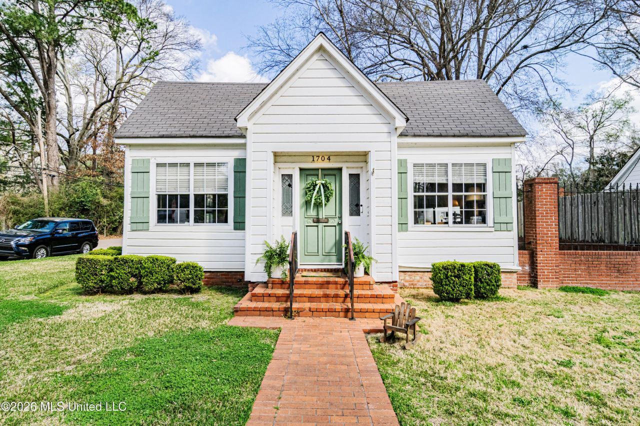 1704 Laurel Street, Jackson, MS 39202 Main Photo