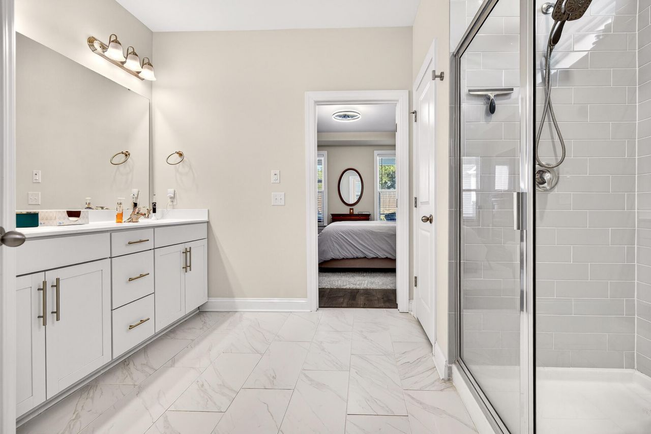 250 Rowans Creek Drive Photo 17