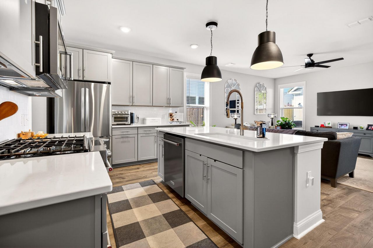 250 Rowans Creek Drive Photo 8