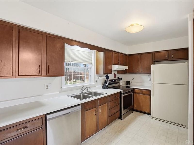 111 Villa Drive, New Carlisle, OH 45344 Photo 11