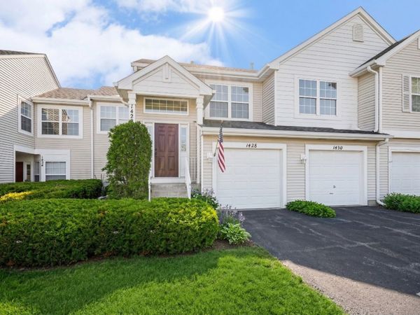 1428 Meadowsedge Lane , Carpentersville, IL 60110