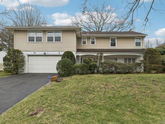 192 Bengeyfield Drive East Williston, NY 11596