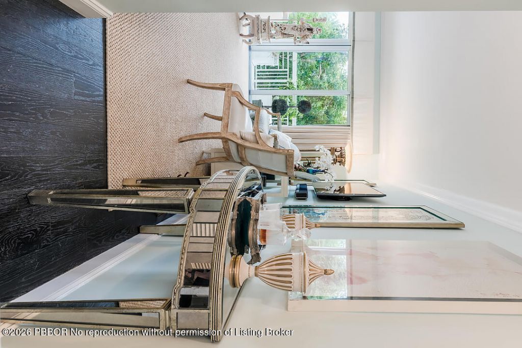 250 Bradley Place, Unit 202, Palm Beach, FL 33480 Photo