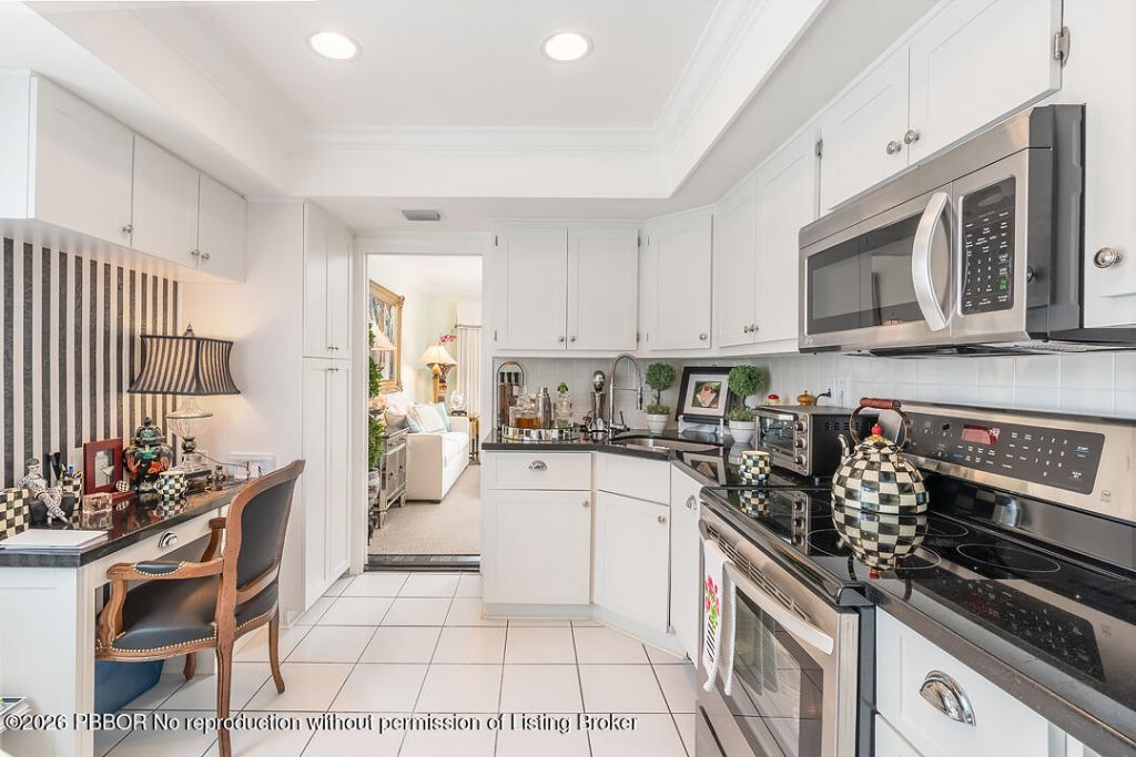 250 Bradley Place, Unit 202, Palm Beach, FL 33480 Photo