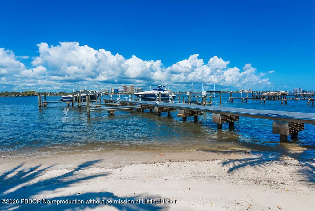 250 Bradley Place, Unit 202, Palm Beach, FL 33480 Photo