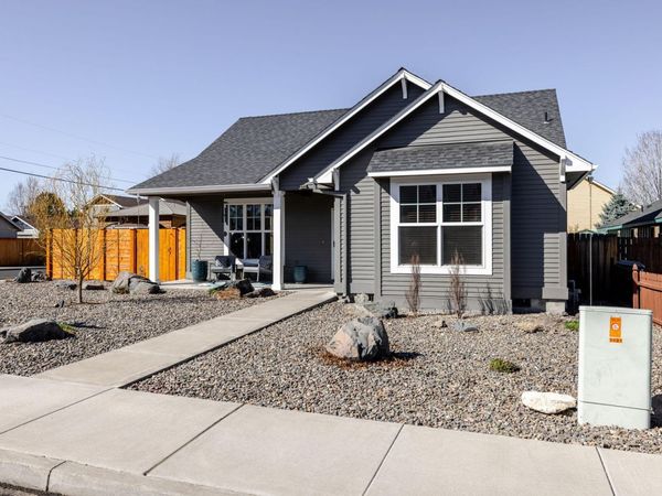 1833 NW Larch Avenue, Redmond, OR 97756