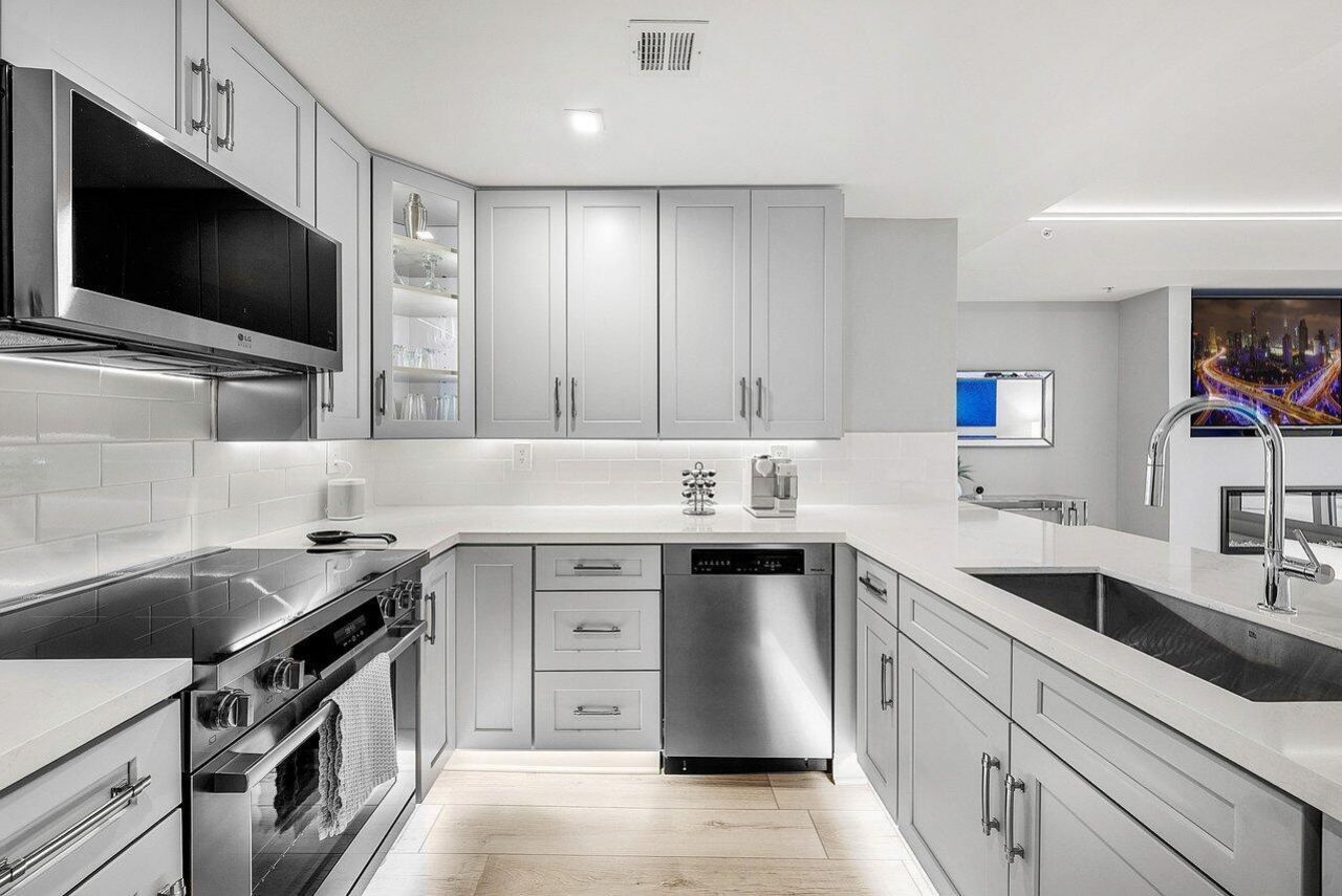 255 Evernia Street, Unit 1115, West Palm Beach, FL 33401 Photo