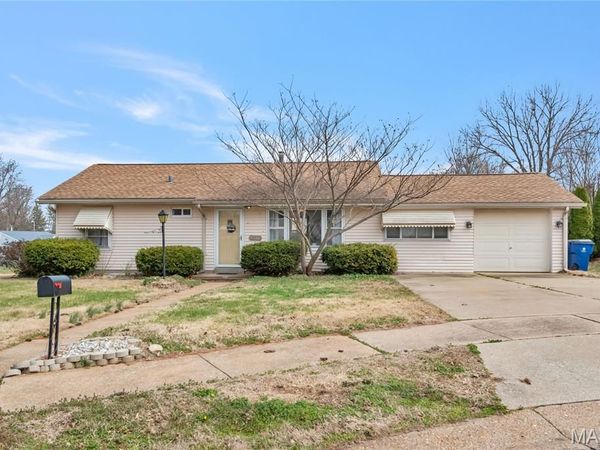 3240 Lynros Drive, St Ann, MO 63074