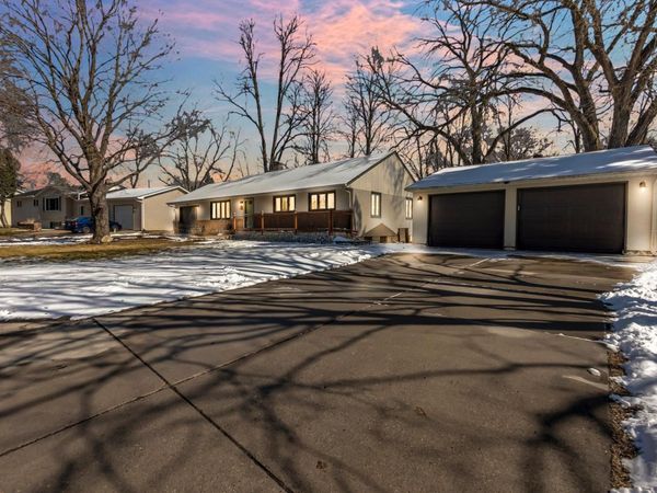 1894 Maryknoll Avenue N, Maplewood, MN 55109