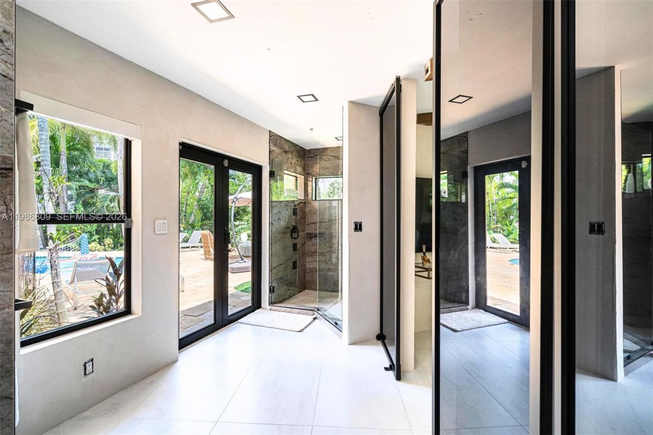 1675 Coral Gardens Dr , Wilton Manors, FL 33334 Photo