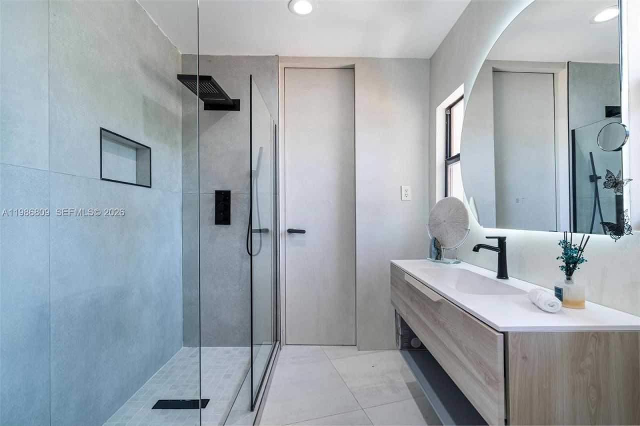 1675 Coral Gardens Dr , Wilton Manors, FL 33334 Photo