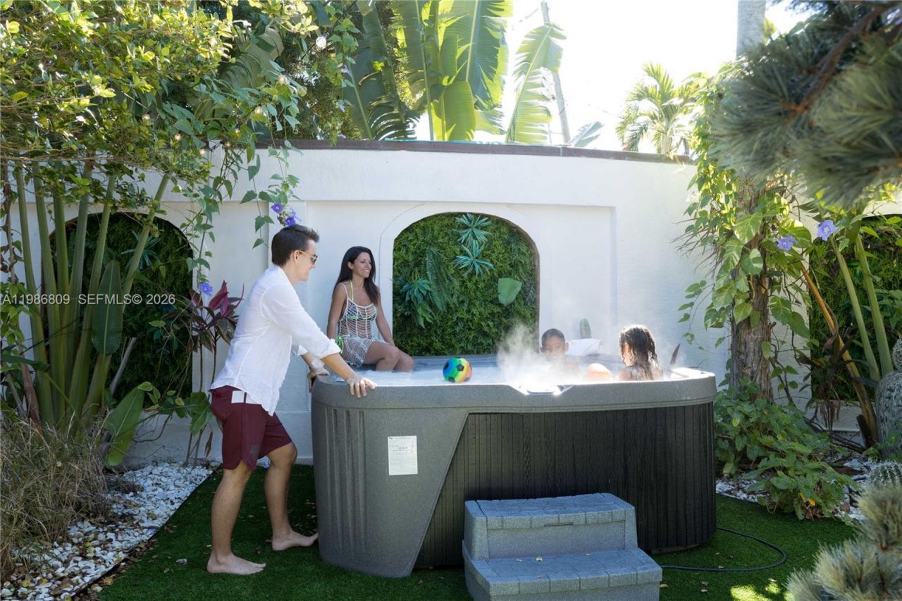 1675 Coral Gardens Dr , Wilton Manors, FL 33334 Photo