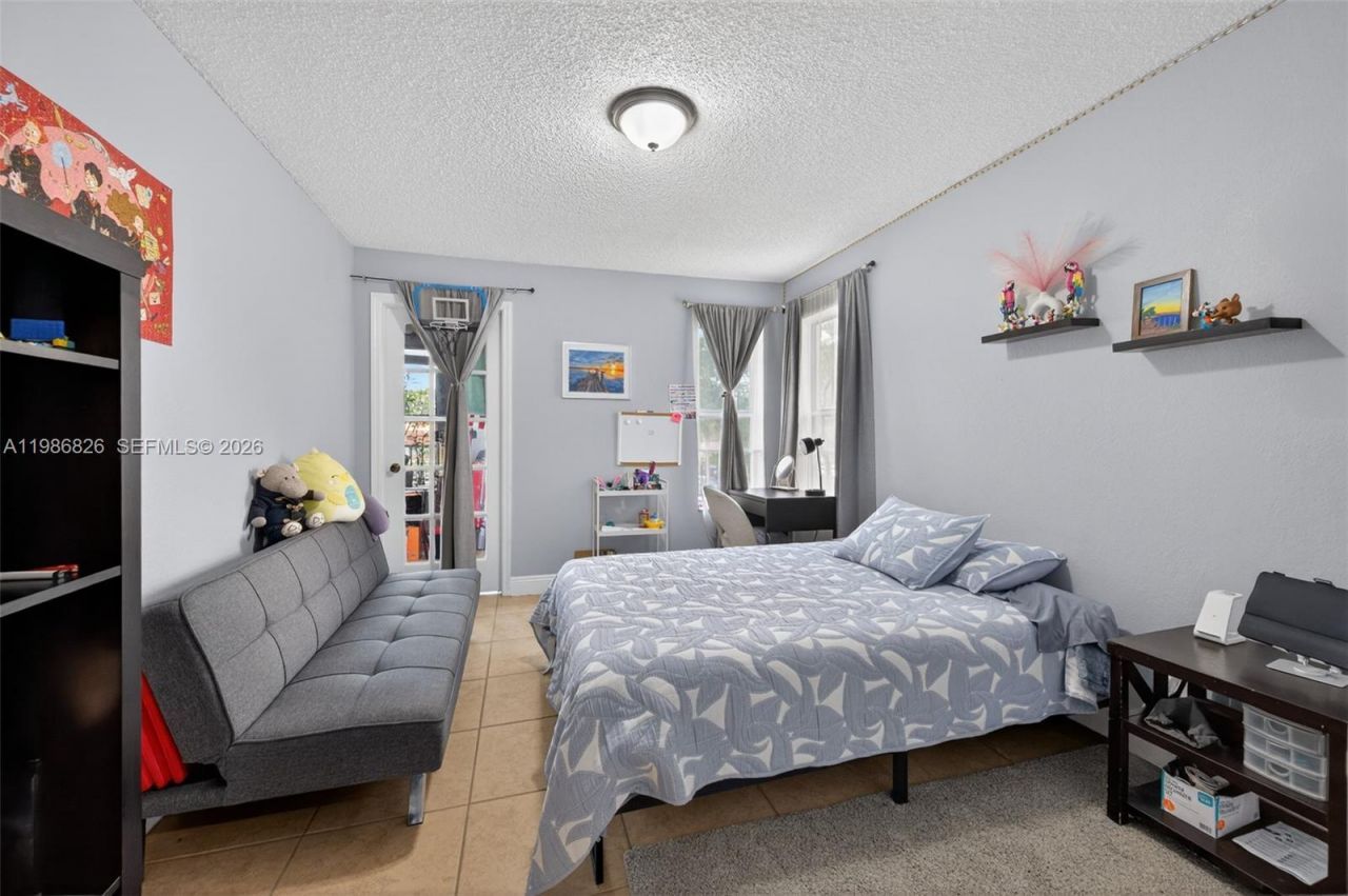 3400 N Pinewalk Dr N, Unit 923, Margate, FL 33063 Photo