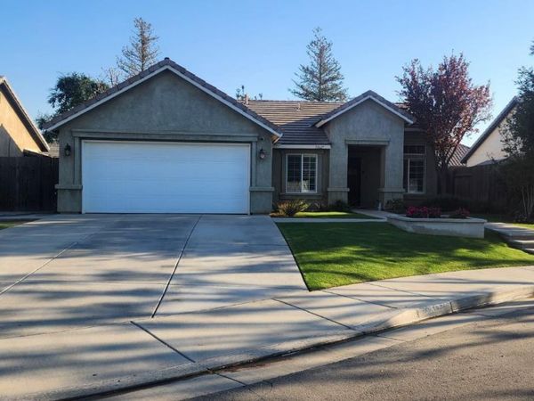 13627 Foyers Falls Drive, Bakersfield, CA 93314