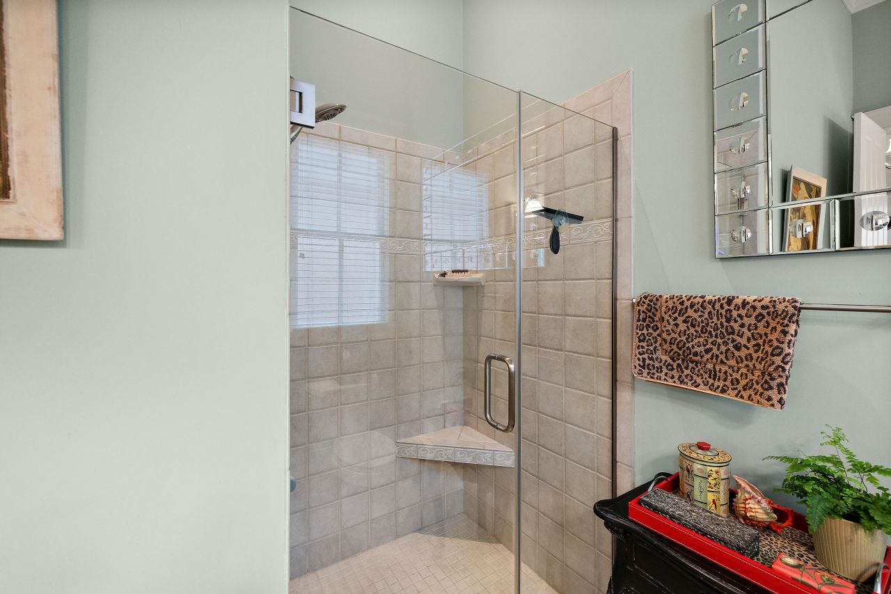 154 Ionsborough Street Photo 14